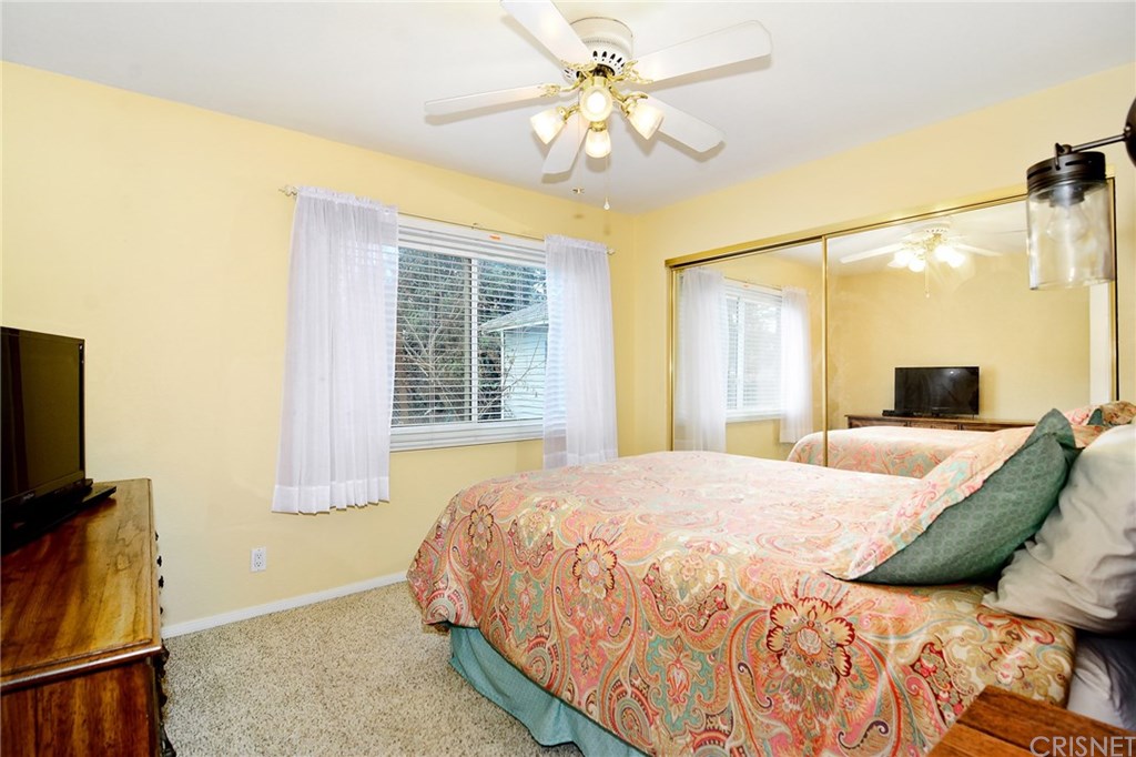 11361 Gaviota Avenue Granada Hills, CA 91344 - Photo 23 of 33