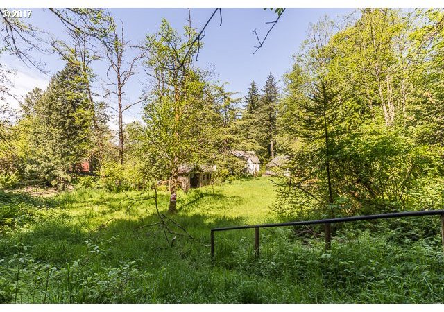 6705 Southeast Barbara Welch Road Portland, OR 97236 - Photo 16 of 27