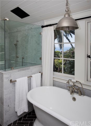 326 Ruby Street Laguna Beach, CA 92651 - Photo 14 of 20 Master Bathroom Tub