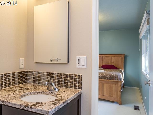 7821 Southwest Ruby Terrace Portland, OR 97219 - Photo 11 of 16