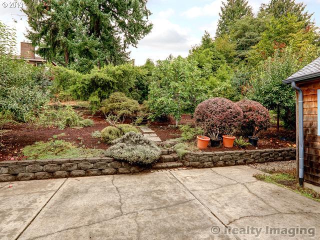 1525 Southwest Pendleton Street Portland, OR 97239 - Photo 1 of 16 Gallery Image 1