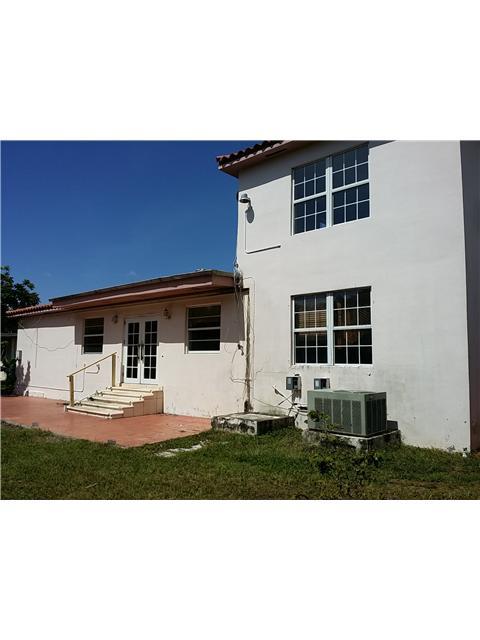 2701 Southwest 79th Avenue Miami, FL 33155 - Photo 2 of 21