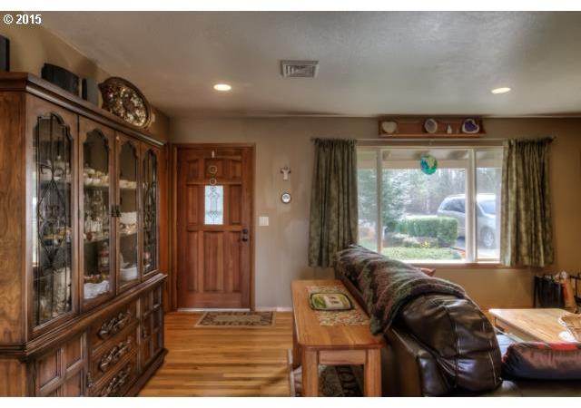 7577 Lardon Road Northeast Salem, OR 97305 - Photo 13 of 16 Gallery Image 13