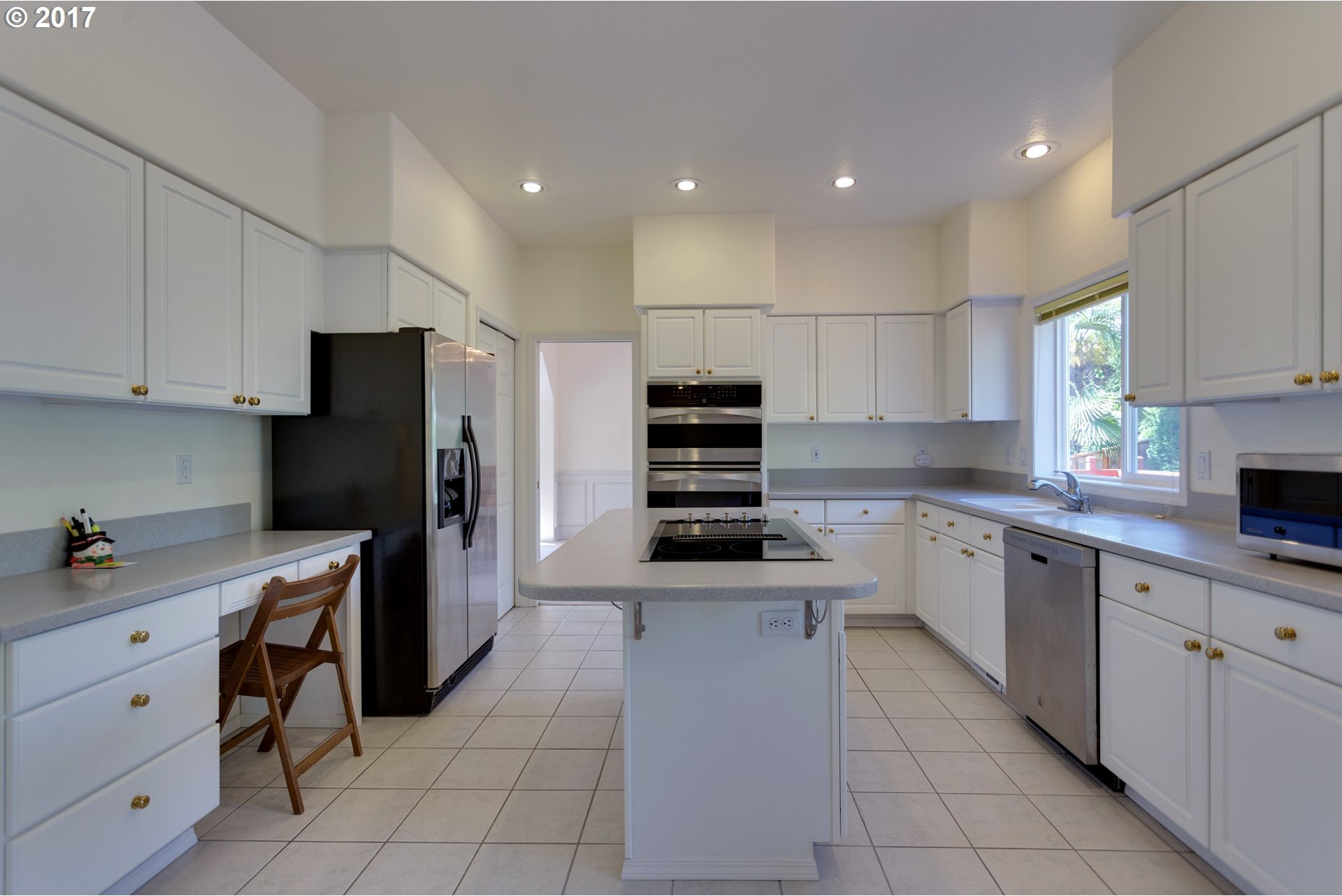 8427 Southwest Chevy Place Beaverton, OR 97008 - Photo 6 of 19 Gallery Image 6
