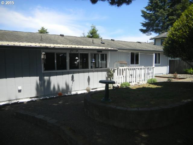 514 Evergreen Loop Reedsport, OR 97467 - Photo 6 of 16 Gallery Image 6