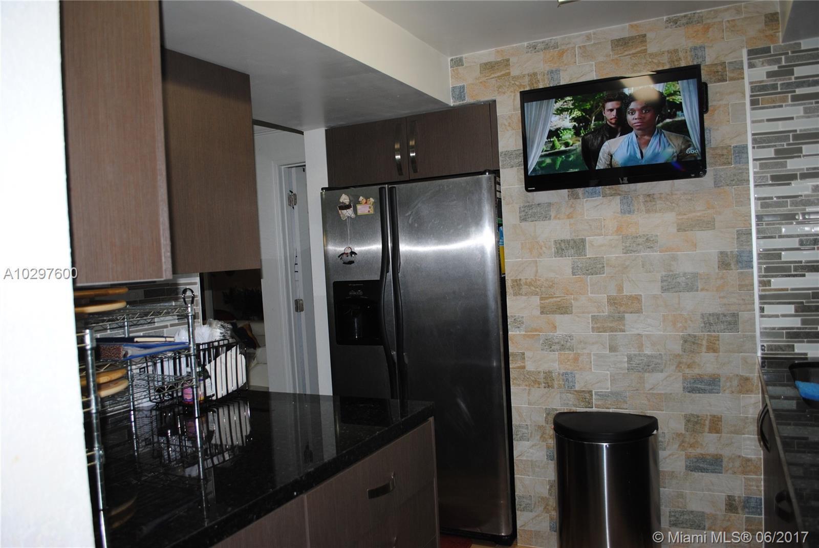 13854 Southwest 67th Terrace Miami, FL 33183 - Photo 10 of 24