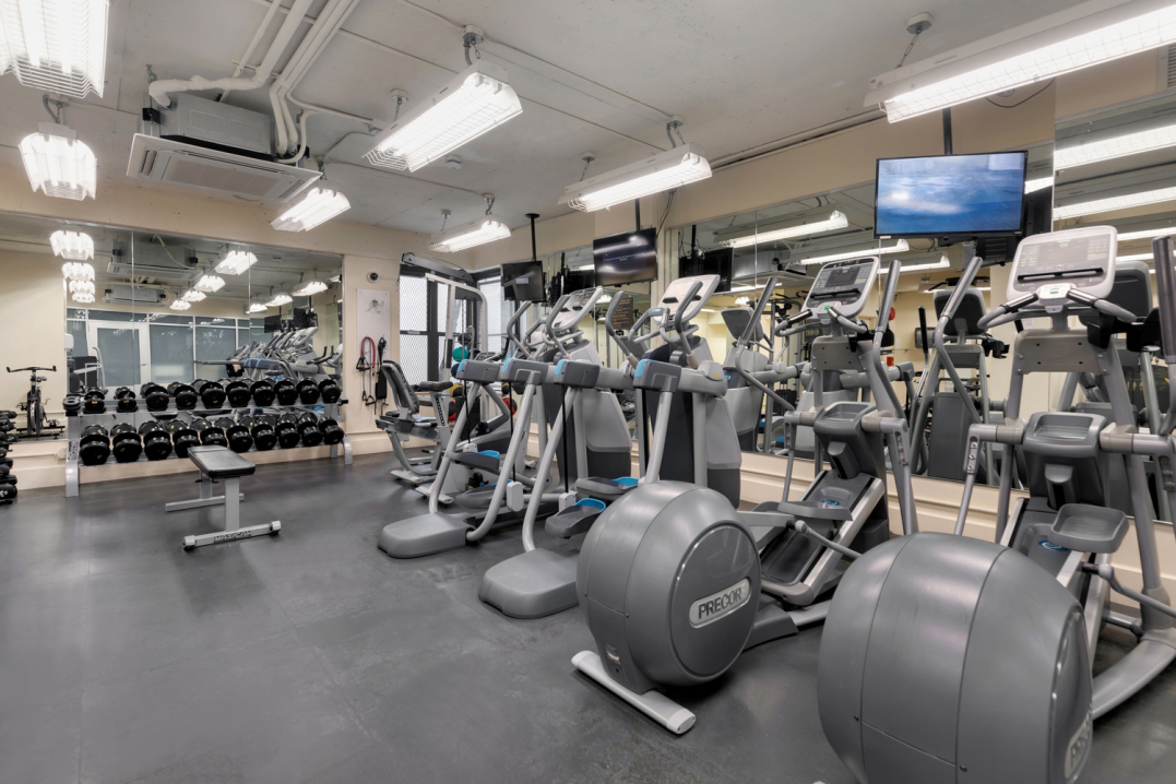 East River Tower 1725 York Ave, Manhattan, NY 10128 - Photo 2 of 2