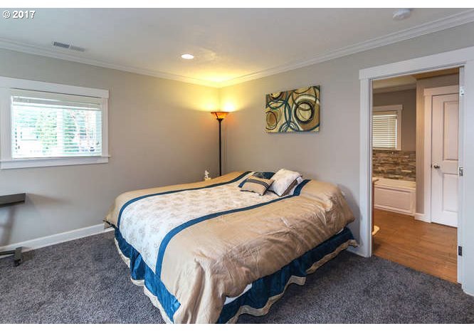 12511 Southwest Boones Ferry Road Lake Oswego, OR 97035 - Photo 22 of 27 Gallery Image 22