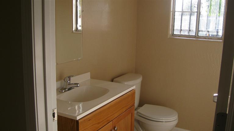 806 Haley Street Bakersfield, CA 93307 - Photo 9 of 10