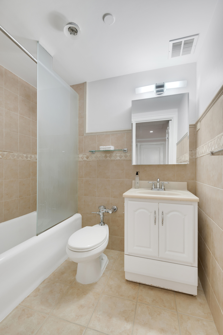 160 Central Park South, Unit 820 Manhattan, NY 10019 - Photo 5 of 15