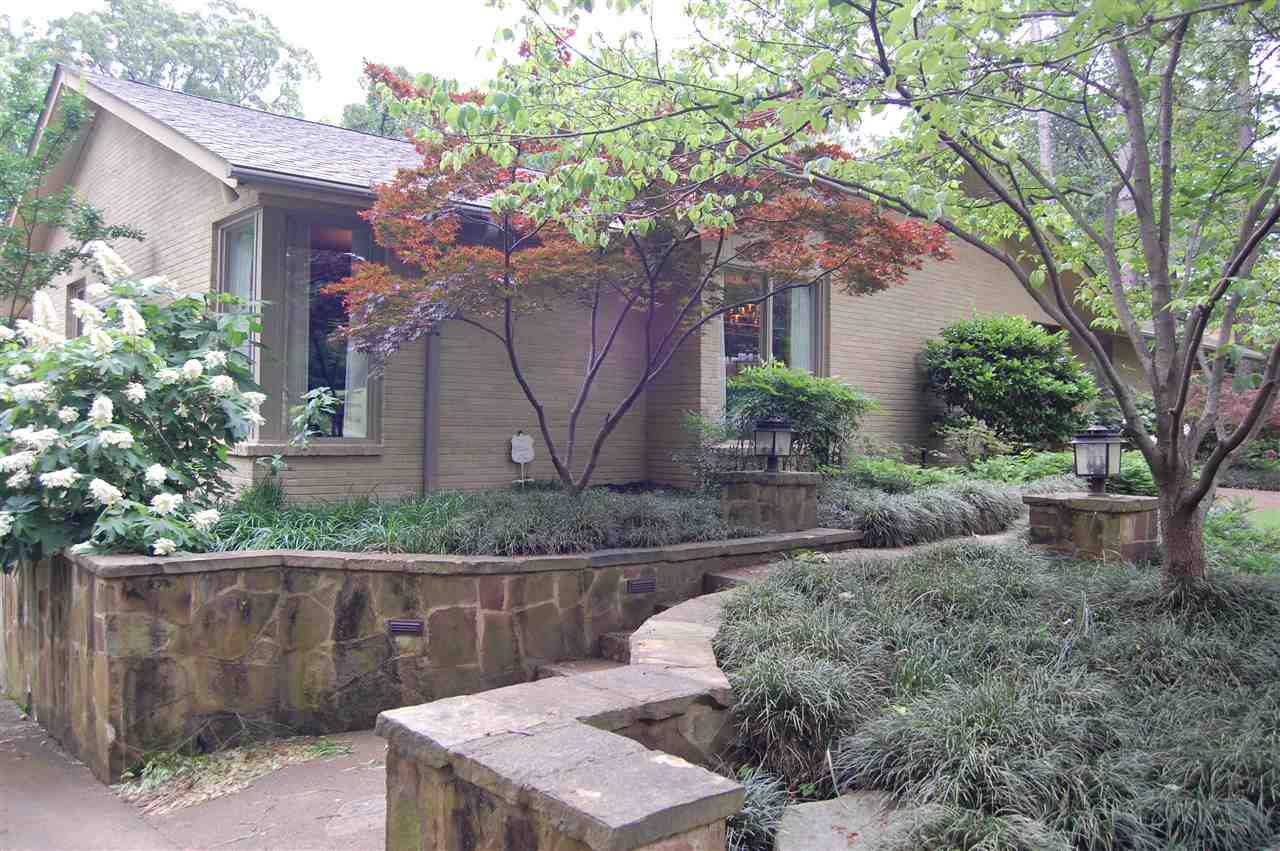 240 South Yates Road Memphis, TN 38120 - Photo 2 of 25