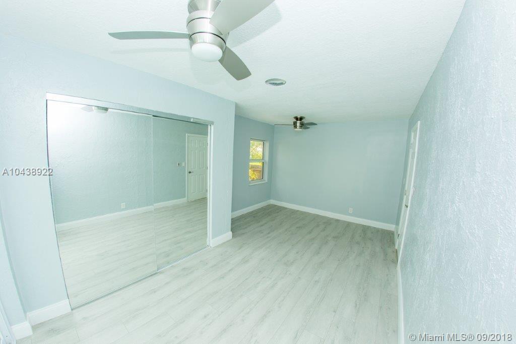 898 Southwest 12th Terrace Boca Raton, FL 33486 - Photo 29 of 33