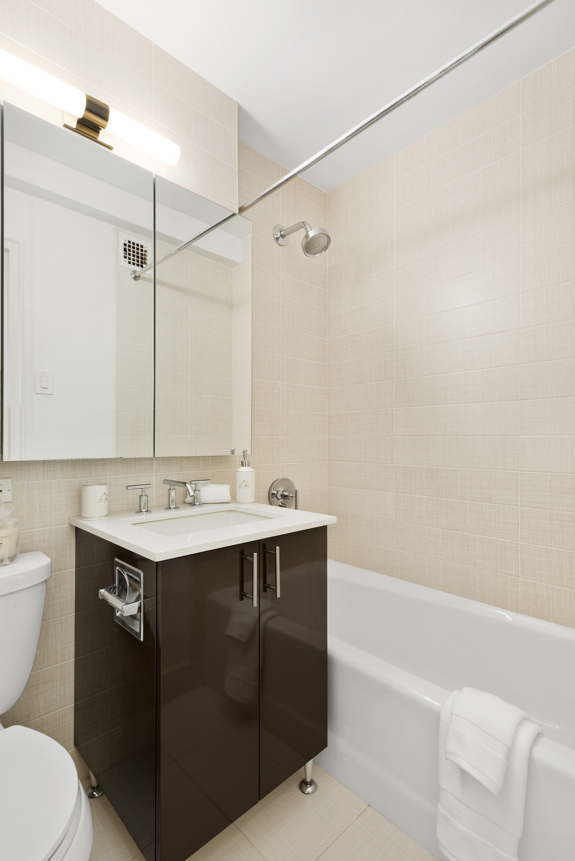 333 West 57th Street, Unit 5D Manhattan, NY 10019 - Photo 8 of 11