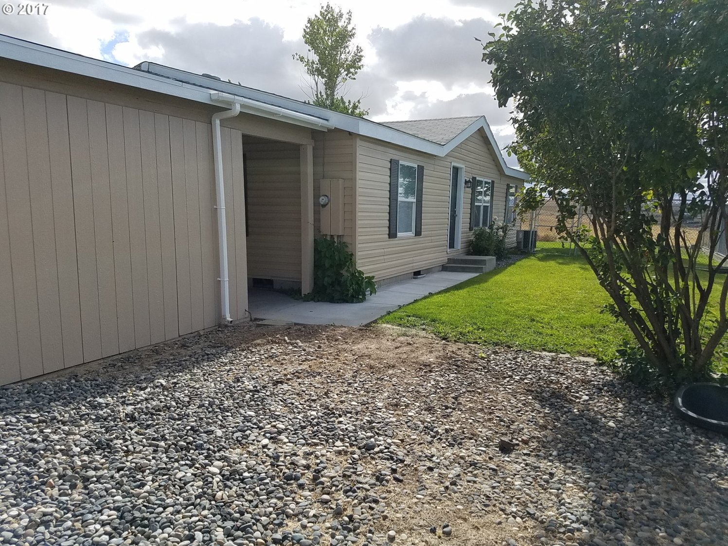 708 Southwest Runnion Avenue Pendleton, OR 97801 - Photo 3 of 20
