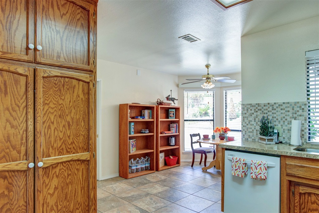 720 Carnation Lane Fallbrook, CA 92028 - Photo 11 of 25 Gallery Image 11