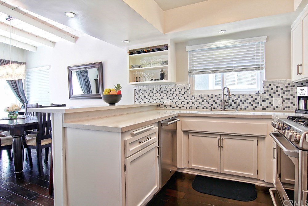 905 North Valley Drive Manhattan Beach, CA 90266 - Photo 7 of 18