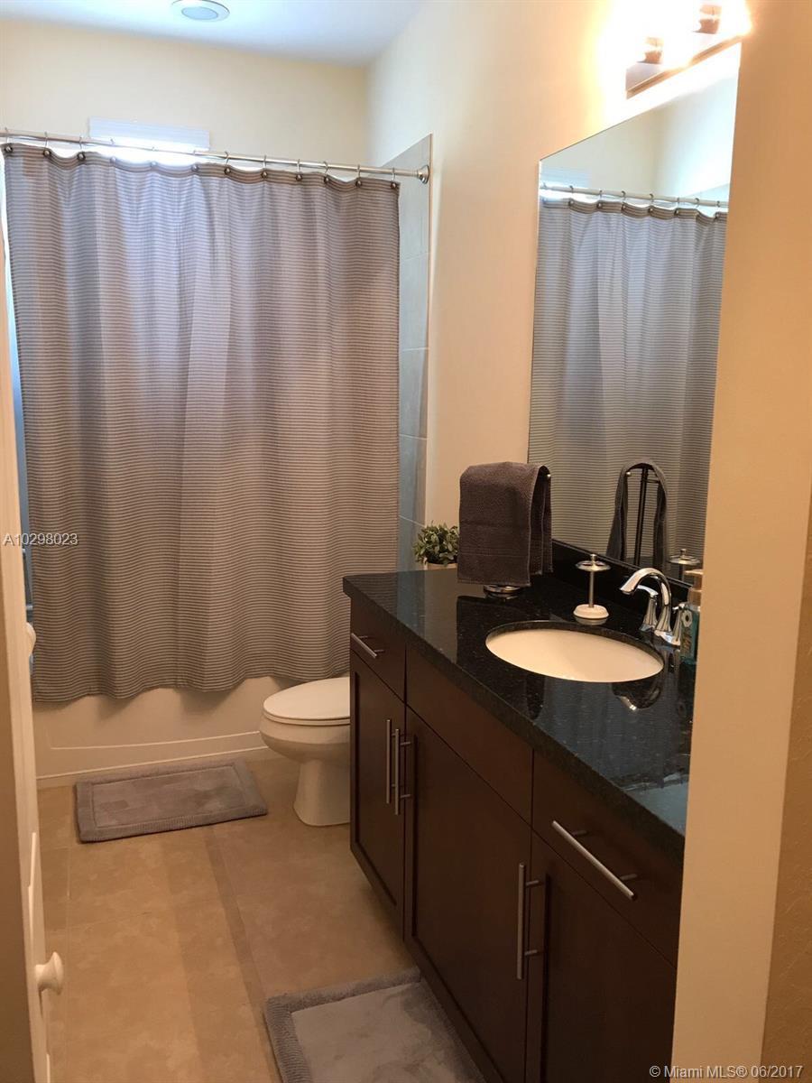 Cobblestone Pembroke Pines, FL 33027 - Photo 17 of 25