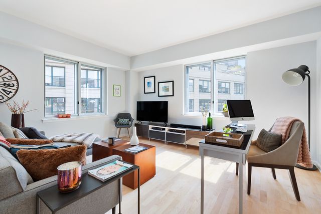 $860,000 | 133 Water Street, Unit 10D | DUMBO