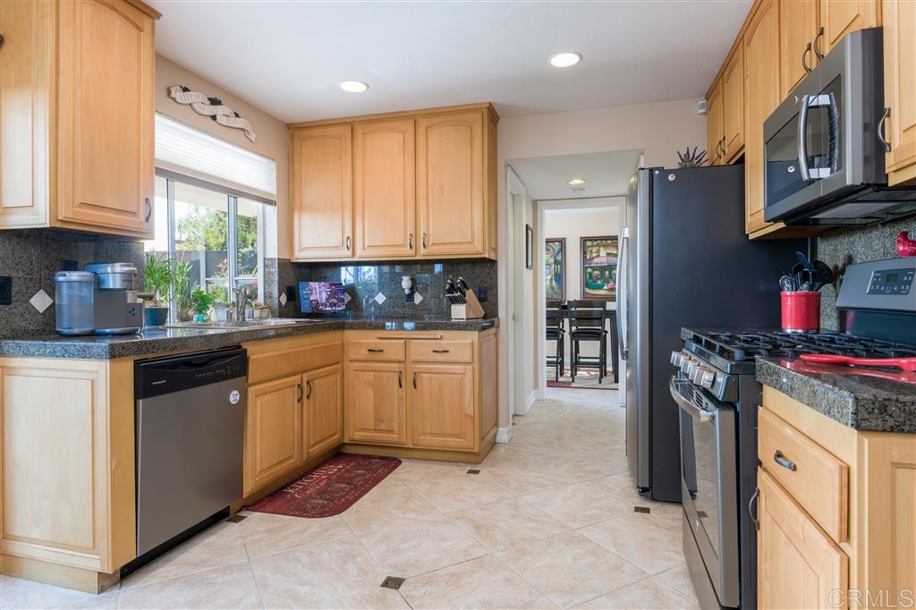 1324 Darwin Drive Oceanside, CA 92056 - Photo 5 of 25