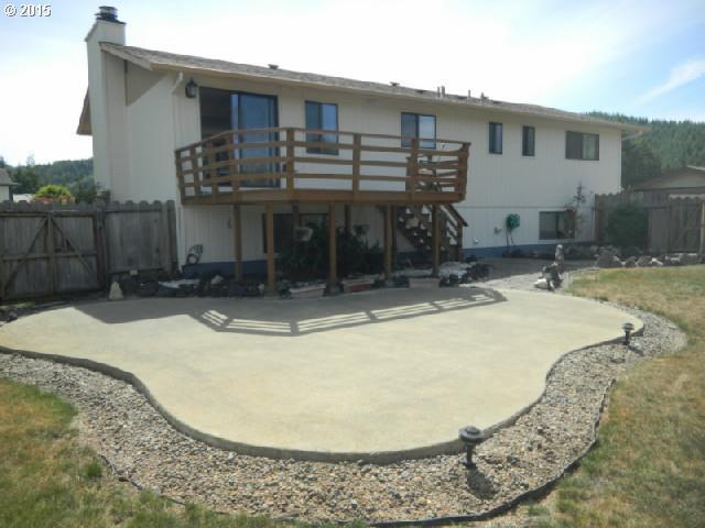511 Evergreen Loop Reedsport, OR 97467 - Photo 14 of 16 Gallery Image 14