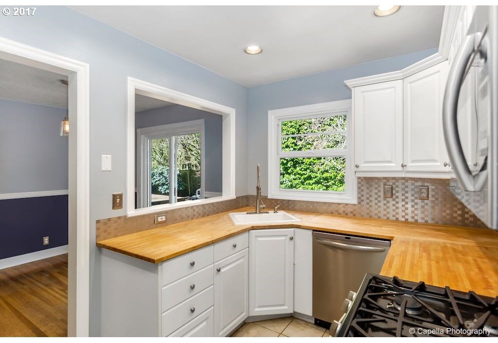 3019 Southwest Flower Terrace Portland, OR 97239 - Photo 6 of 20 Gallery Image 6