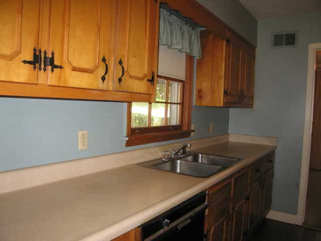 926 Park Valley Road Memphis, TN 38119 - Photo 6 of 12 Gallery Image 6