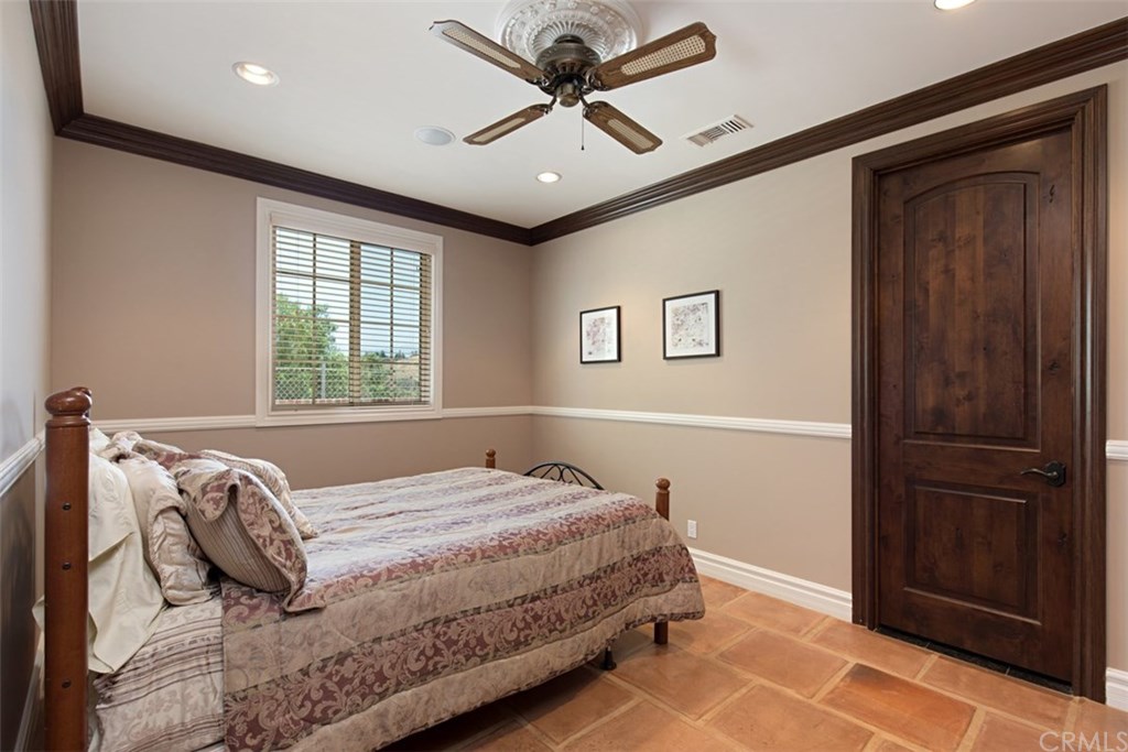 1640 Hillside Avenue Norco, CA 92860 - Photo 26 of 75 Junior suite with walk in closet and bathroom