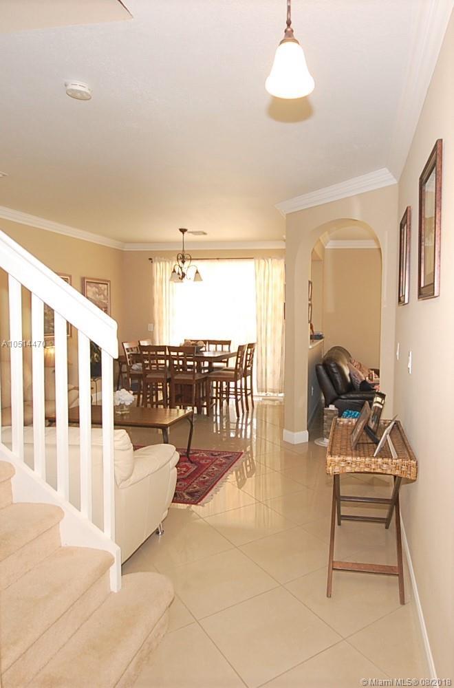 27410 Southwest 138th Path Homestead, FL 33032 - Photo 6 of 29 Gallery Image 6