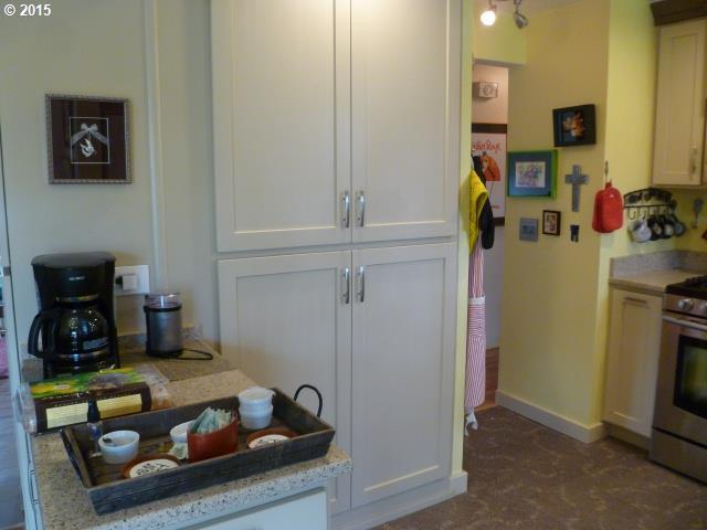 1650 Rainier Road Woodburn, OR 97071 - Photo 5 of 13 Gallery Image 5