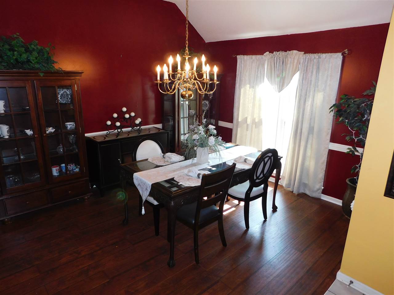 4235 Old Forest Road Memphis, TN 38125 - Photo 4 of 19 Gallery Image 4