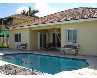 Three Lakes Miami, FL 33186 - Photo 3 of 5