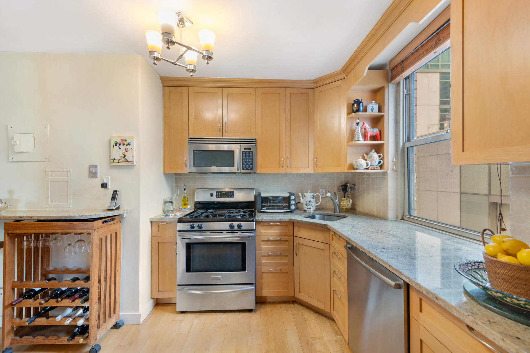 200 East 58th Street, Unit 7H Manhattan, NY 10022 - Photo 4 of 12