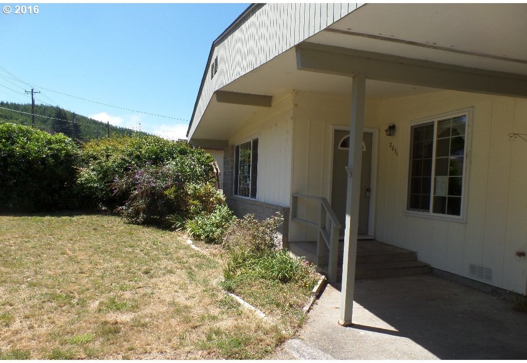 2871 Bowman Road Reedsport, OR 97467 - Photo 16 of 29 Gallery Image 16