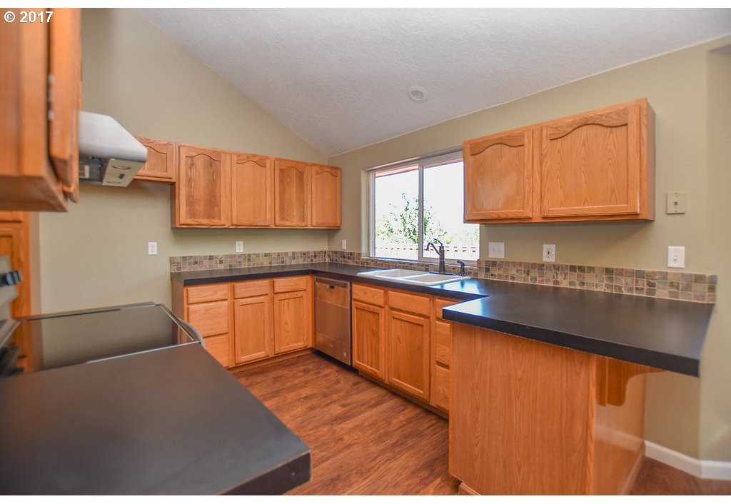 866 Schaffran Road Castle Rock, WA 98611 - Photo 13 of 20 Gallery Image 13