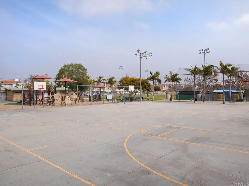 2302 Grant Avenue, Unit 2 Redondo Beach, CA 90278 - Photo 26 of 29 Walk to the park