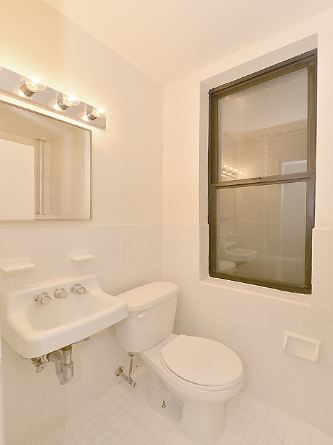 354 West 48th Street, Unit 3RW Manhattan, NY 10036 - Photo 4 of 4
