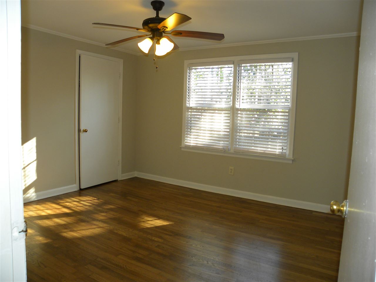 5669 Barfield Road Memphis, TN 38120 - Photo 16 of 24 upstairs with nice hardwood floors