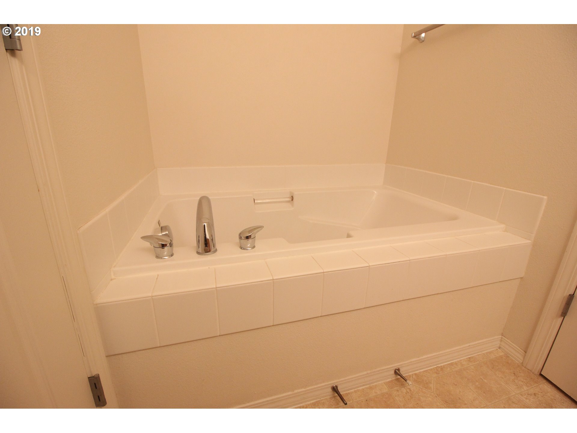 17236 Southwest Berkeley Lane Beaverton, OR 97003 - Photo 16 of 27 Gallery Image 16