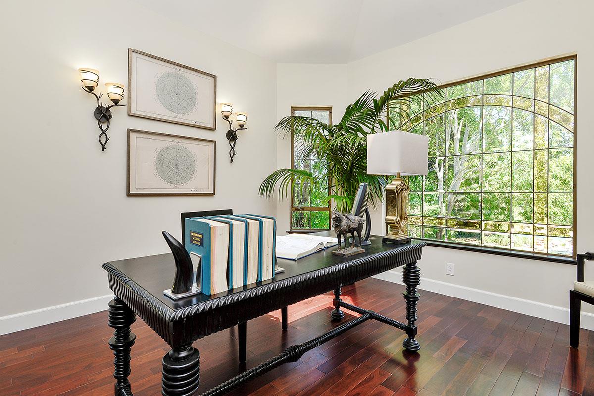 760 Darrell Road Hillsborough, CA 94010 - Photo 13 of 98