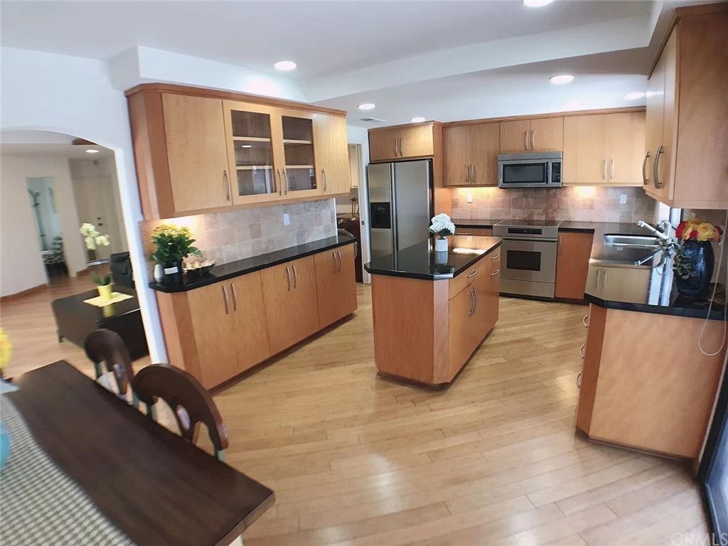 29 Milazzo Irvine, CA 92620 - Photo 4 of 20