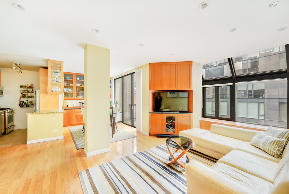 150 East 85th Street, Unit 13A Manhattan, NY 10028 - Photo 2 of 12