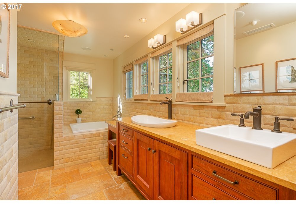 11350 Southwest Riverwood Road Portland, OR 97219 - Photo 15 of 32 Gallery Image 15