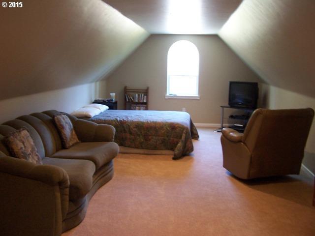 4792 Elgarose Road Roseburg, OR 97471 - Photo 9 of 15 Gallery Image 9