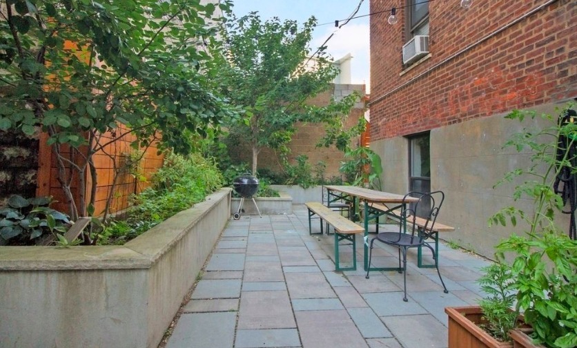 192 E 8th St, Brooklyn, NY 11218 - Photo 3 of 4