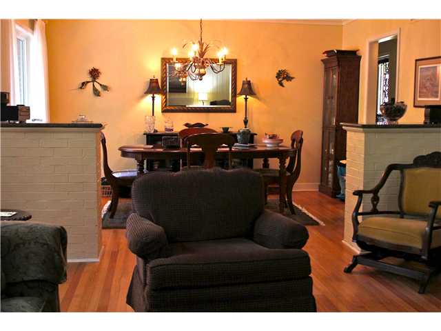 332 Chuckwood Road Memphis, TN 38117 - Photo 4 of 25 Fabulous Designer Colors -Super updated Fixtures