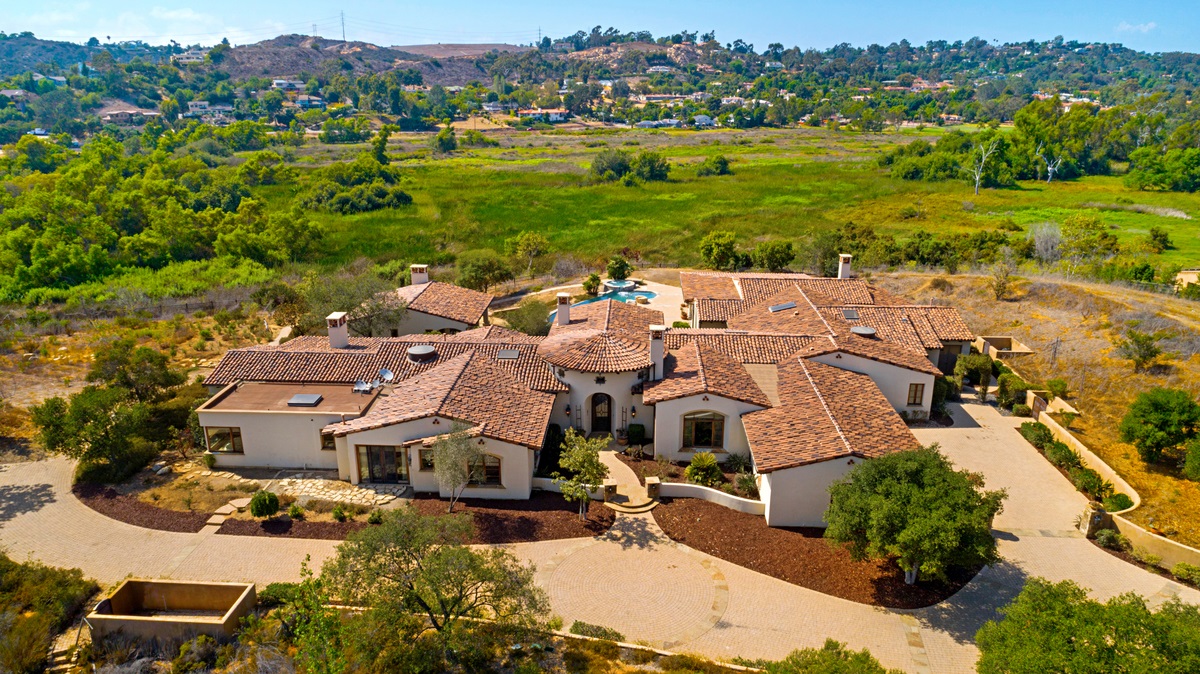 17588 Ranchito Del Rio Rancho Santa Fe, CA 92067 - Photo 3 of 25