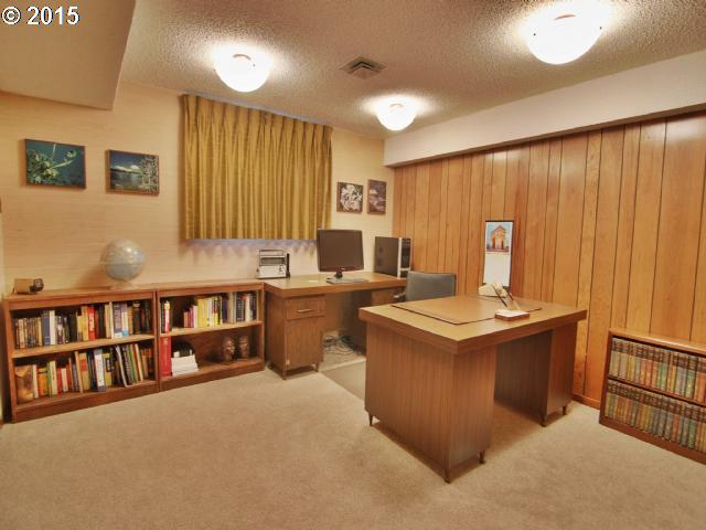 3020 Southwest Ridge Drive Portland, OR 97219 - Photo 8 of 16 Gallery Image 8