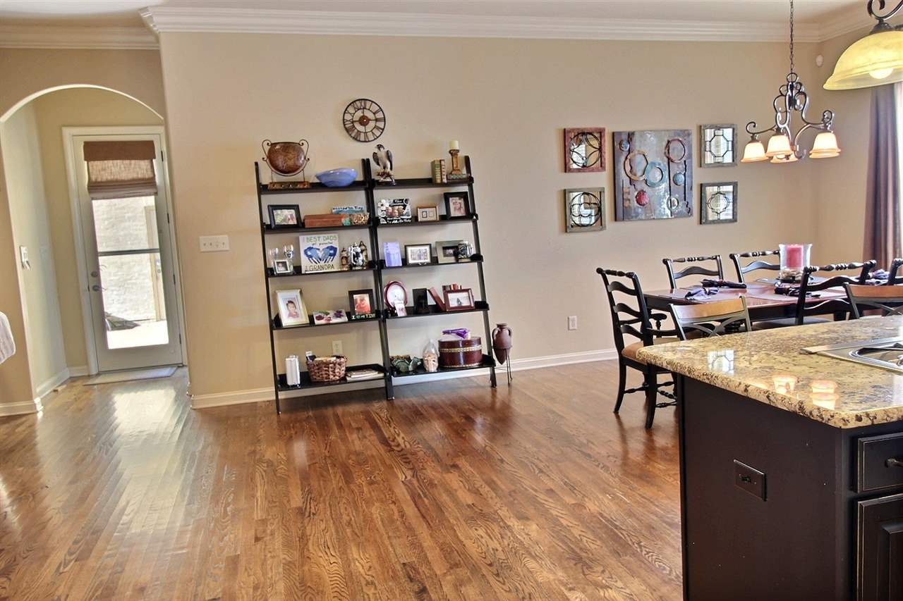 283 Colbert Street West Collierville, TN 38017 - Photo 10 of 24 Huge area between the breakfast room and the den