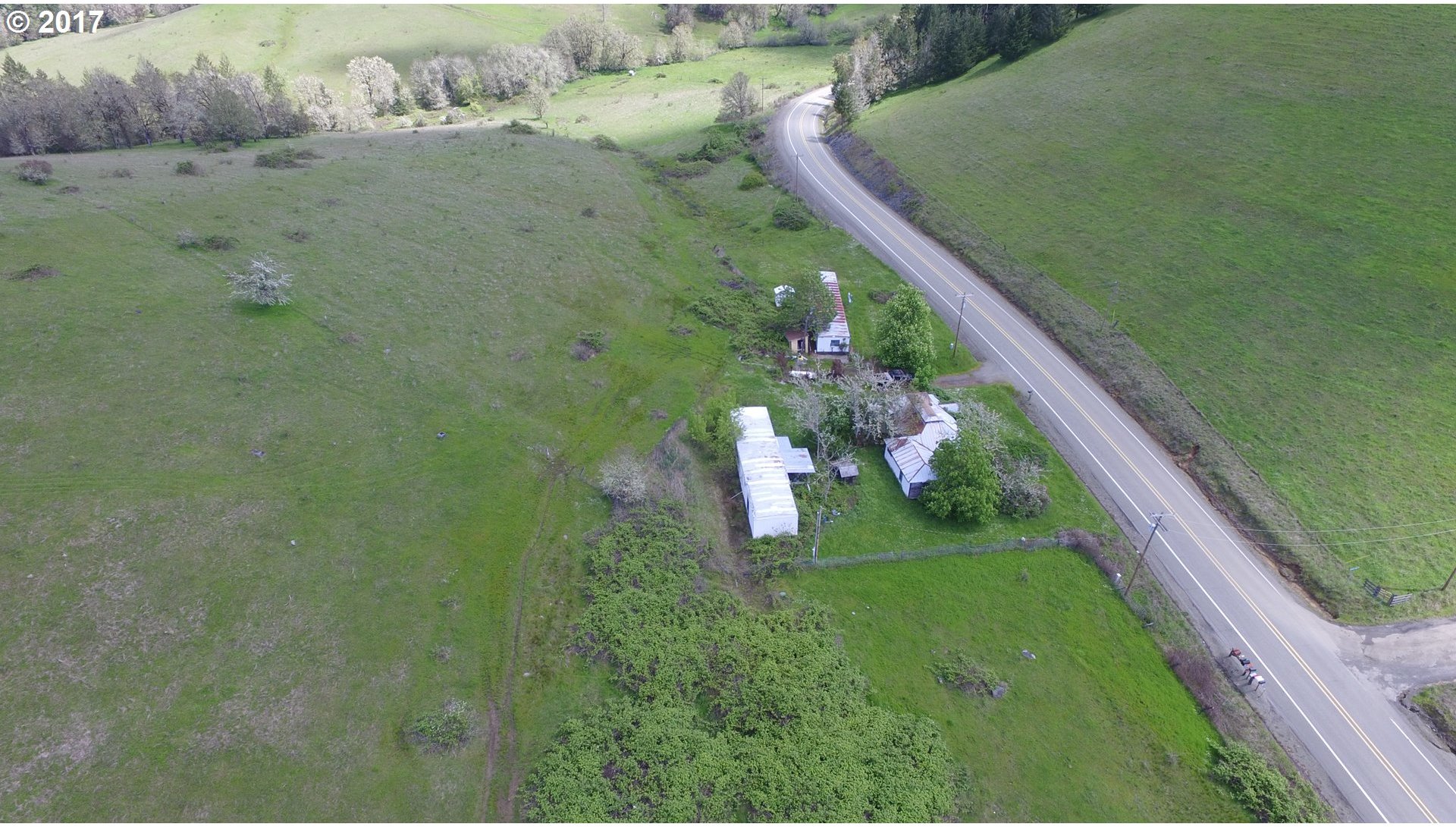 1651 Hoover Hill Road Winston, OR 97496 - Photo 27 of 32 Gallery Image 27