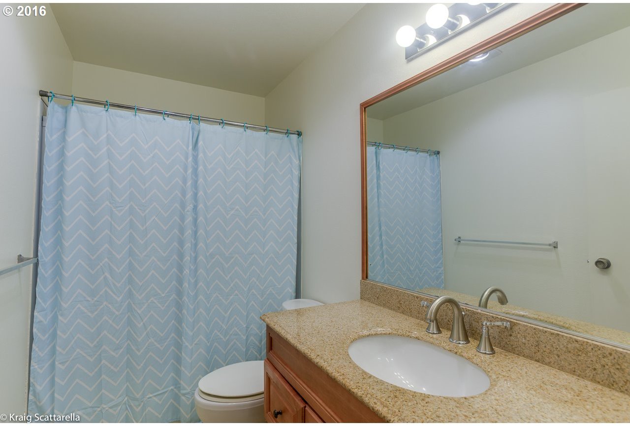 7540 Southwest Barnes Road, Unit D Portland, OR 97225 - Photo 8 of 22 Gallery Image 8